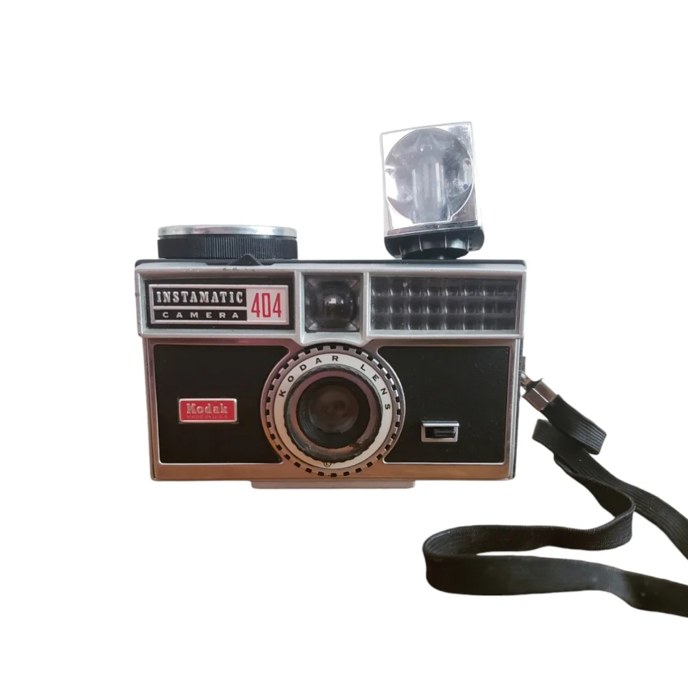 Vintage Kodak Instamatic 404 Film Camera - PRESUMED NOT WORKING AS-IS DECOR ONLY
